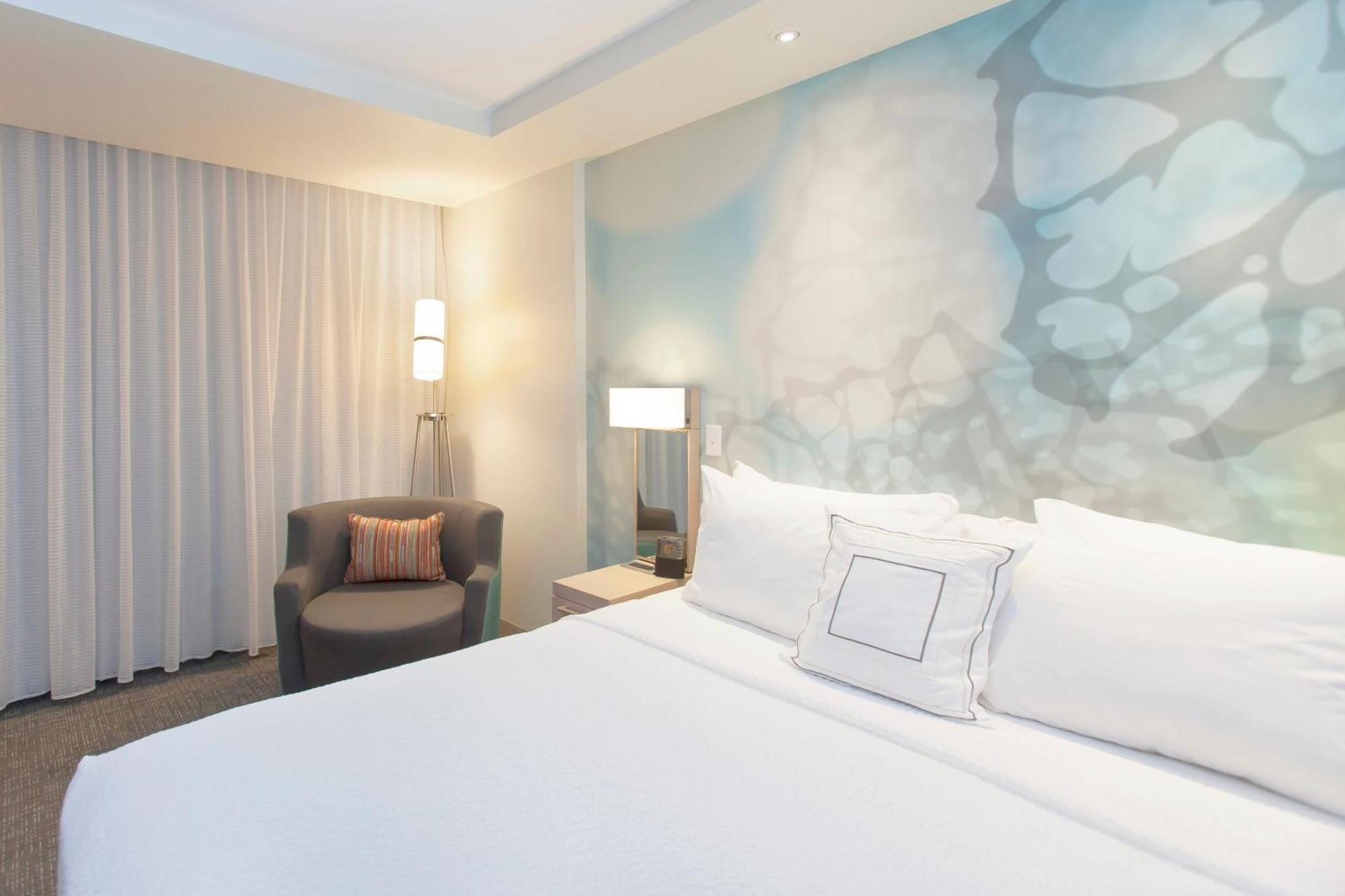 Courtyard By Marriott Houston City Place Spring Bagian luar foto
