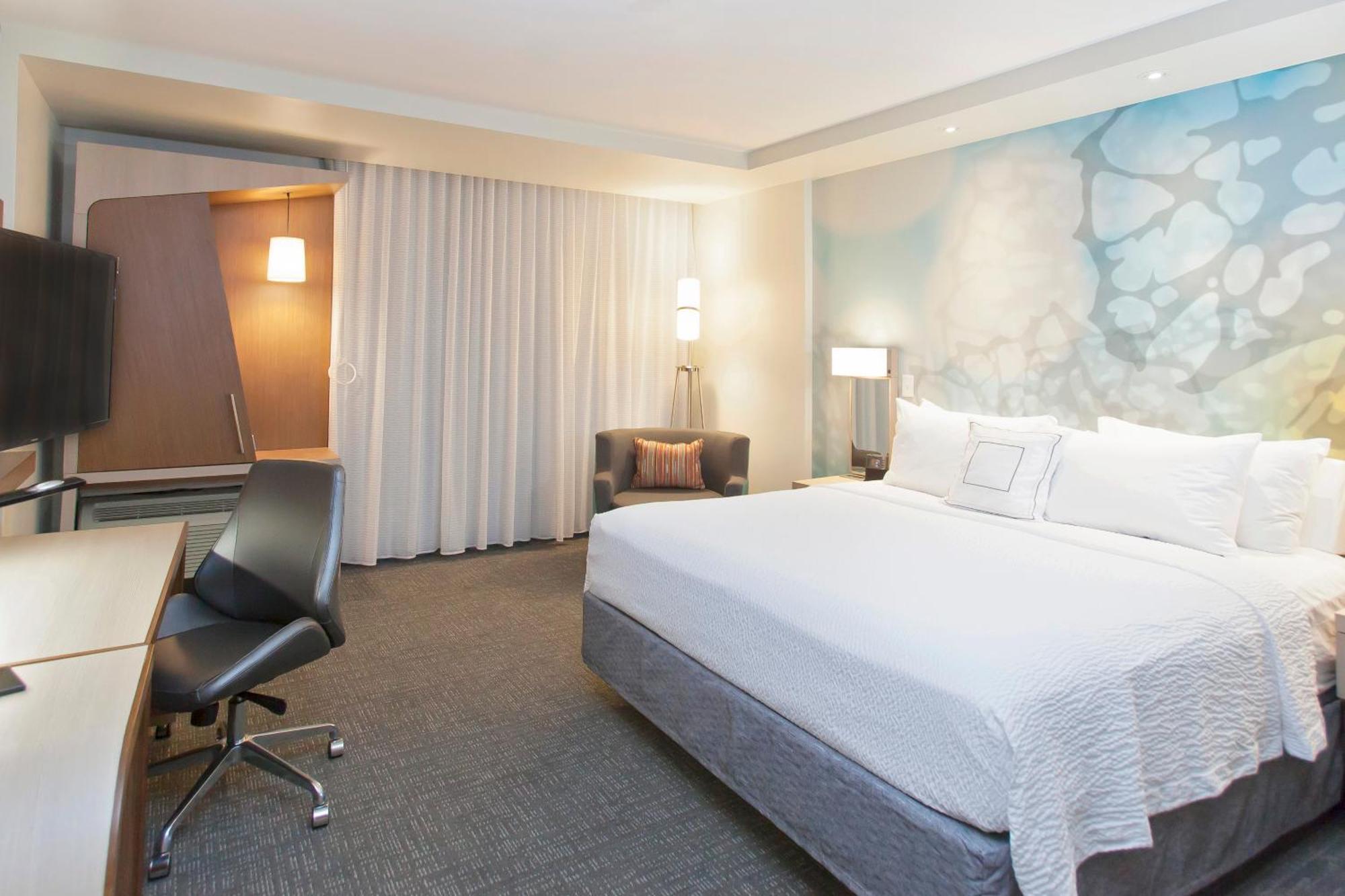 Courtyard By Marriott Houston City Place Spring Bagian luar foto