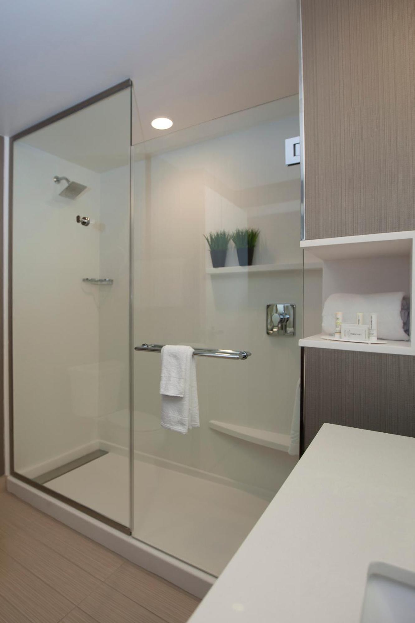 Courtyard By Marriott Houston City Place Spring Bagian luar foto