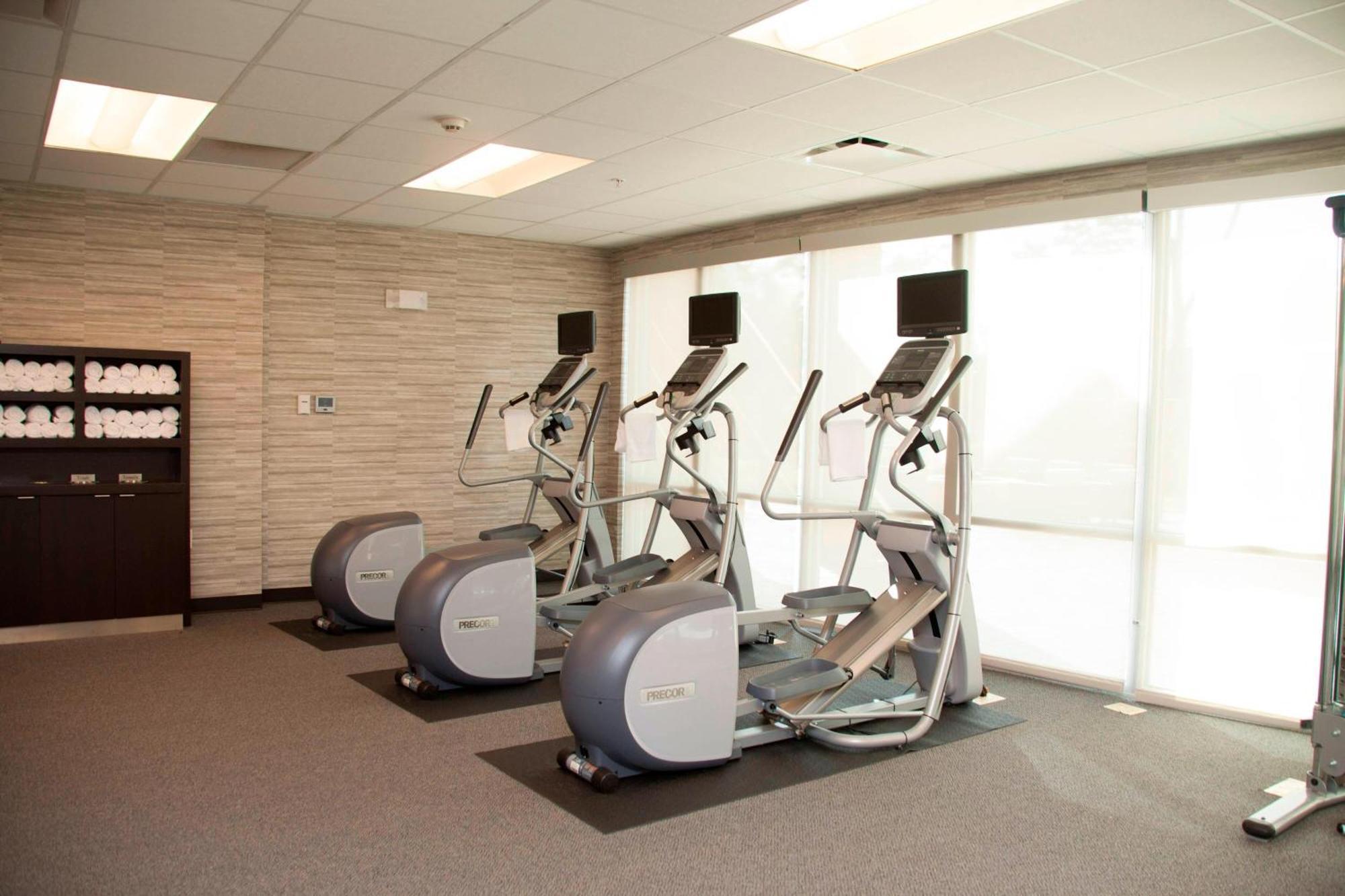 Courtyard By Marriott Houston City Place Spring Bagian luar foto