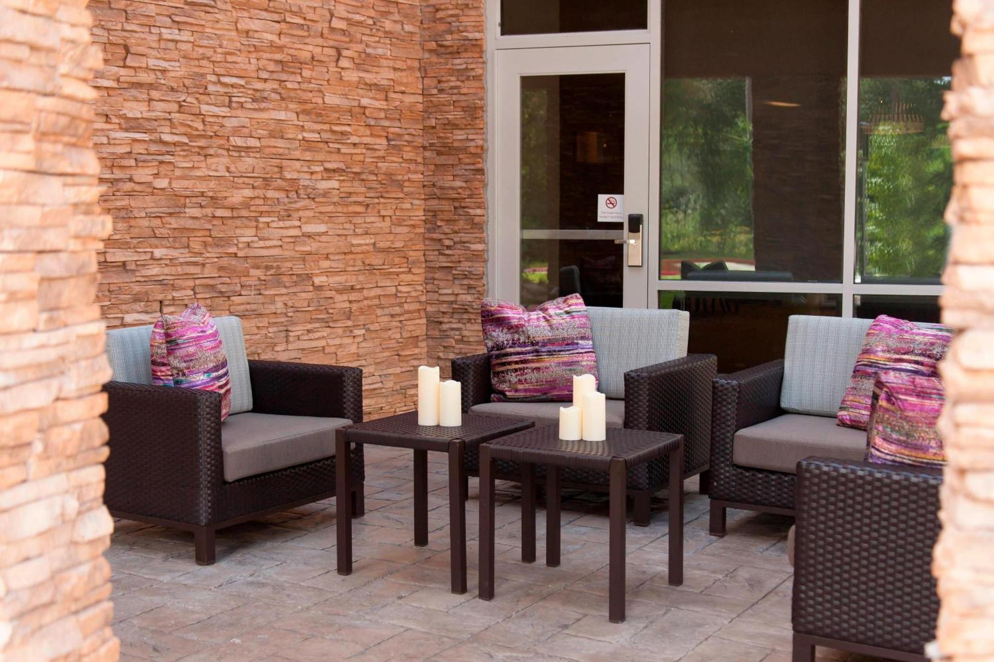 Courtyard By Marriott Houston City Place Spring Bagian luar foto