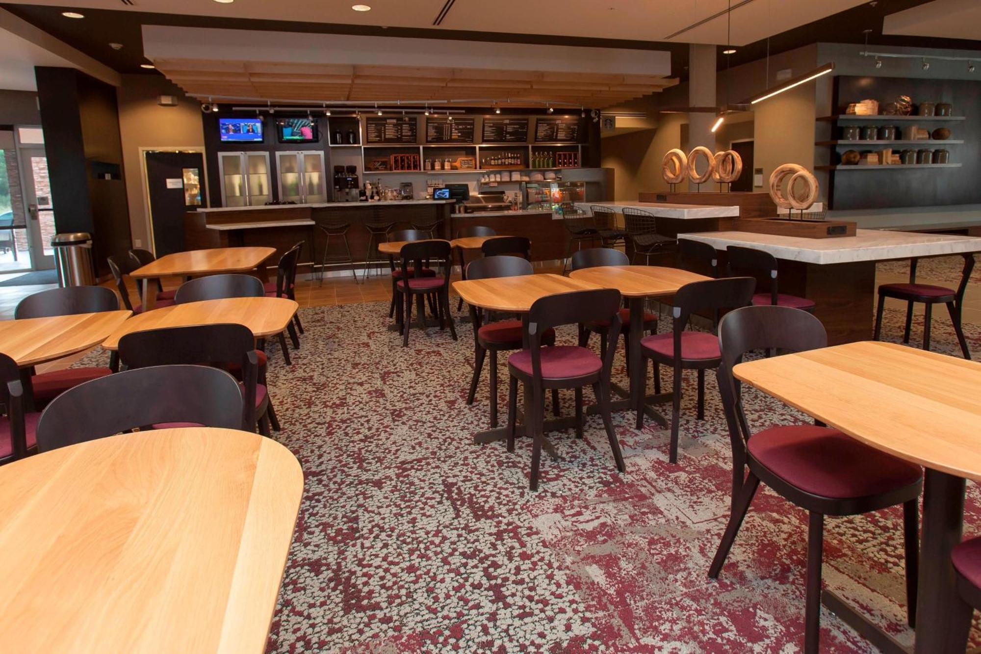 Courtyard By Marriott Houston City Place Spring Bagian luar foto