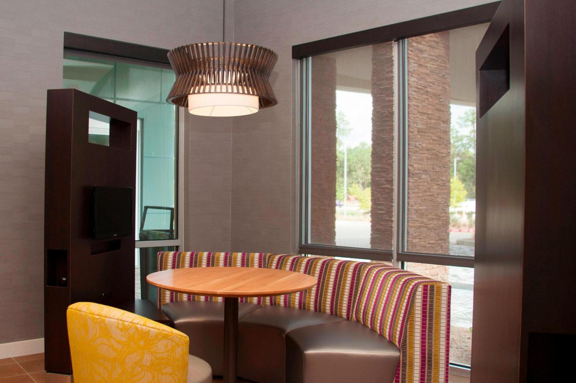 Courtyard By Marriott Houston City Place Spring Bagian luar foto