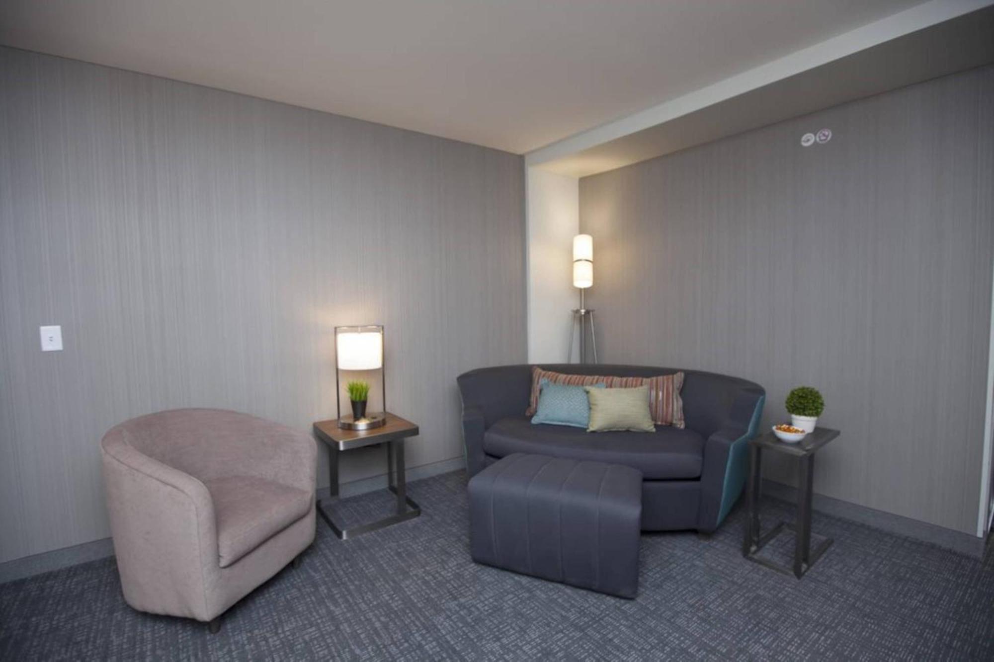 Courtyard By Marriott Houston City Place Spring Bagian luar foto