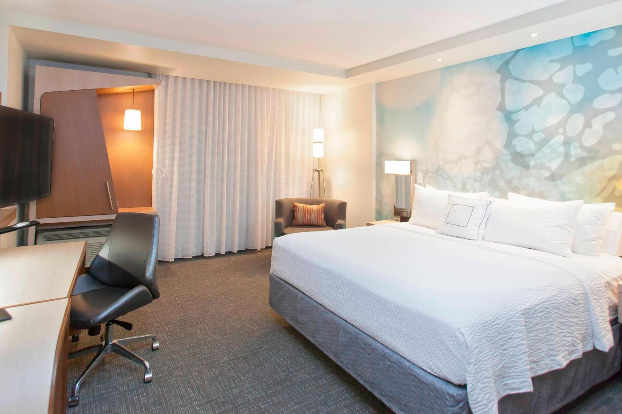 Courtyard By Marriott Houston City Place Spring Bagian luar foto