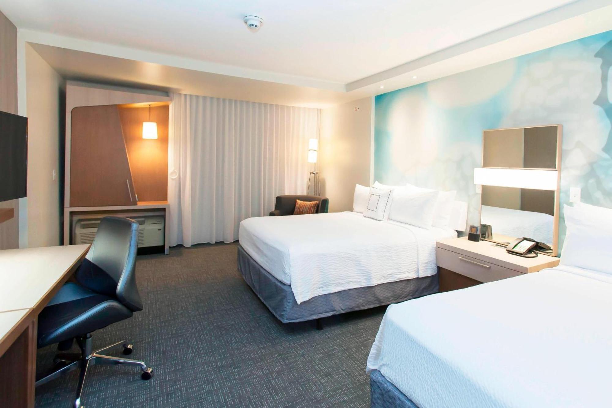 Courtyard By Marriott Houston City Place Spring Bagian luar foto