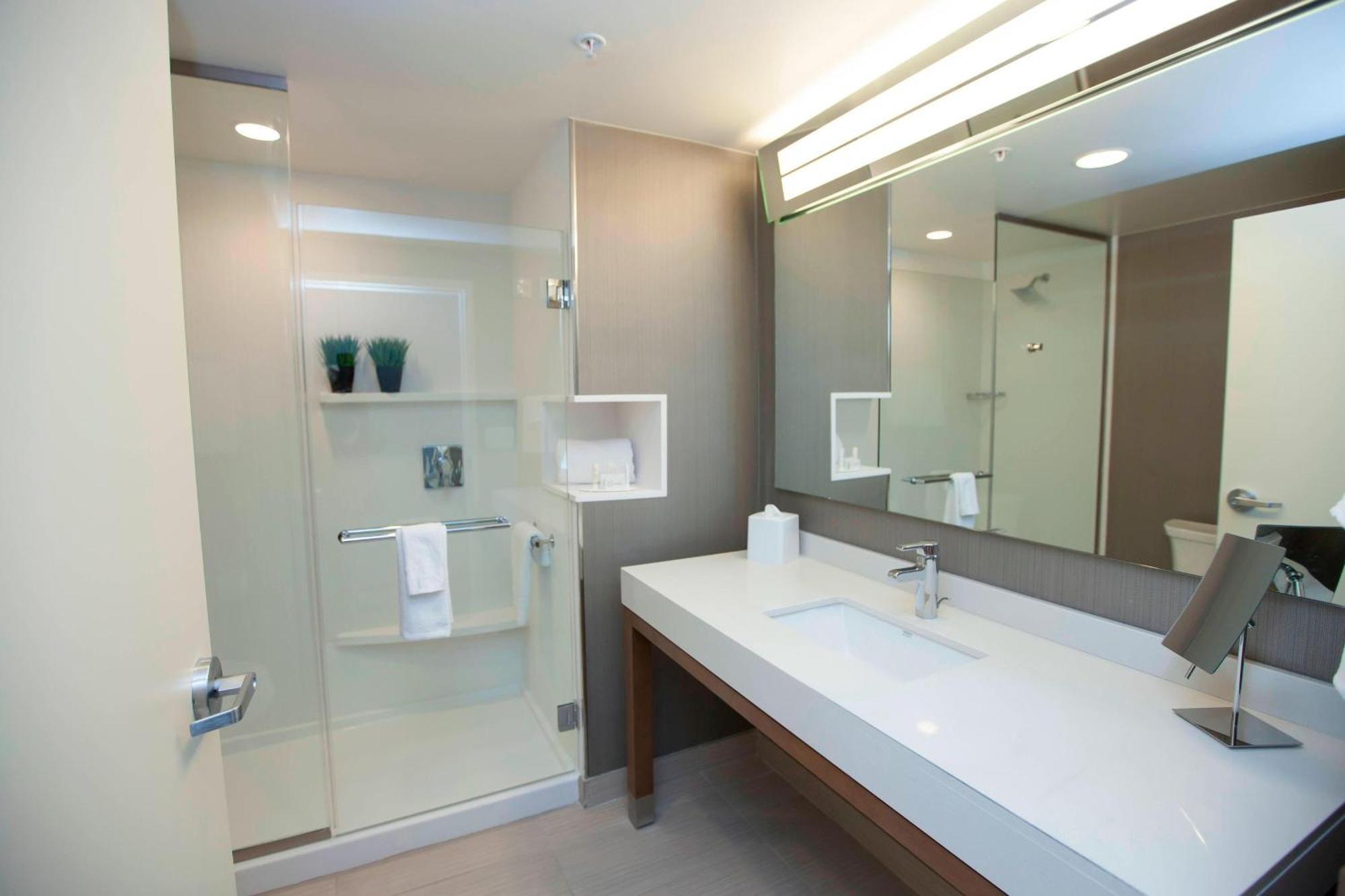 Courtyard By Marriott Houston City Place Spring Bagian luar foto