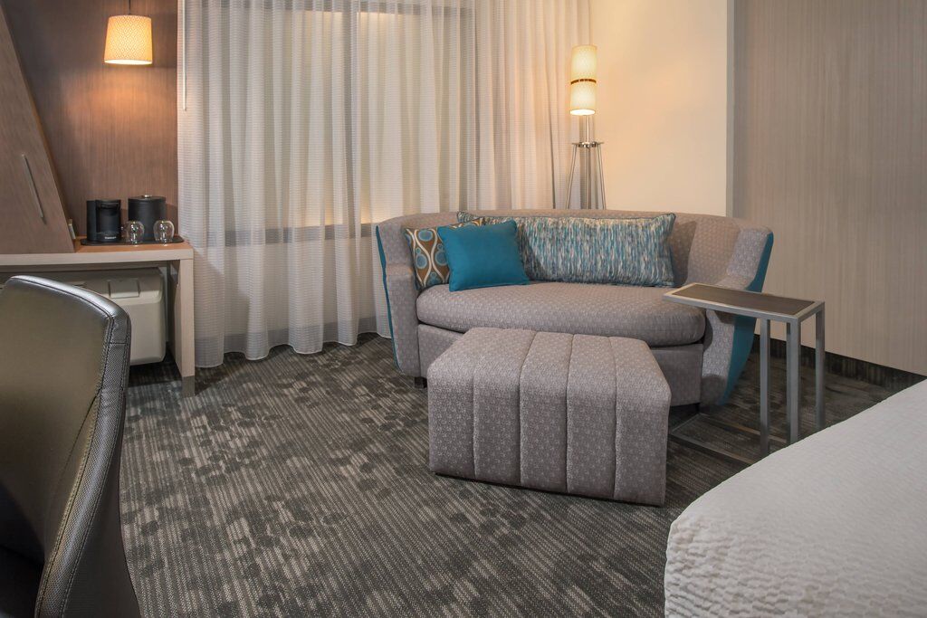 Courtyard By Marriott Houston City Place Spring Bagian luar foto